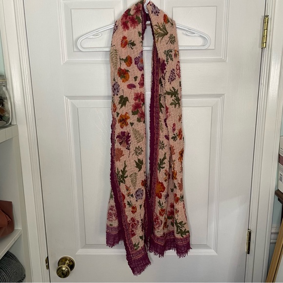 Anthropologie stunning floral wool blend scarf - Picture 2 of 6
